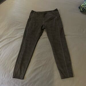 Mondetta Performancee + Luxury leggings, size large, black. Damask print